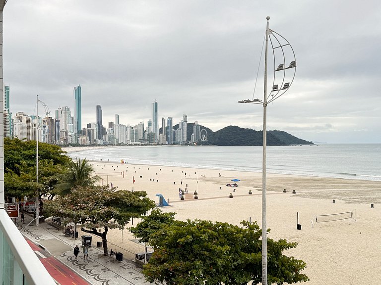 WS01- Pé na Areia com vista fogos de Réveillon